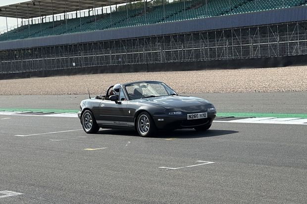 PistonHeads: Rocketeer announces two new RestoMod vehicles