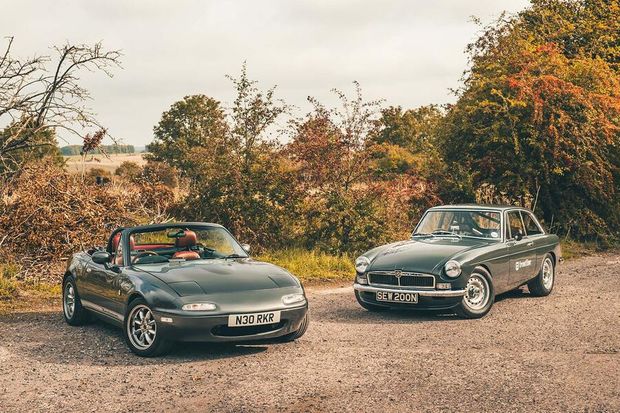 Autocar: Perfection, improved? £170k MG B vs V6 MX-5 in RestoMod ruckus
